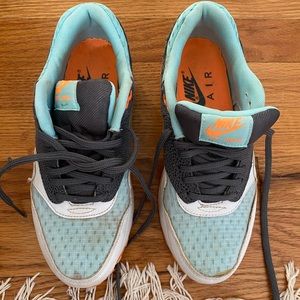 Nike Air sneakers size 6